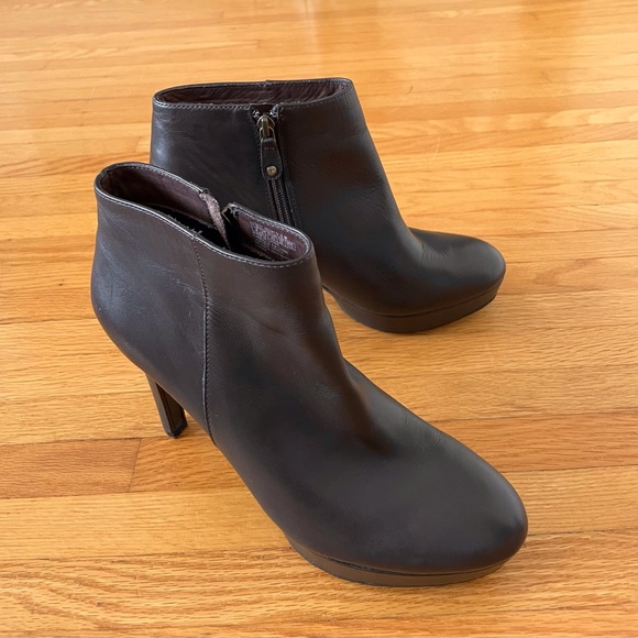 Rockport Dark Brown Ankle Boot - Picture 12 of 15